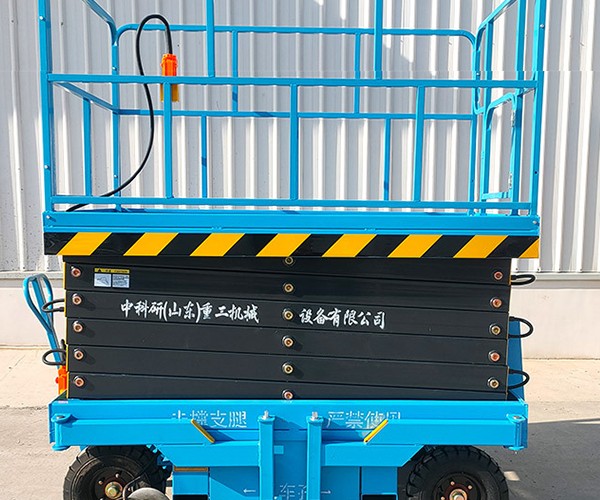 石柱自行走升降机
